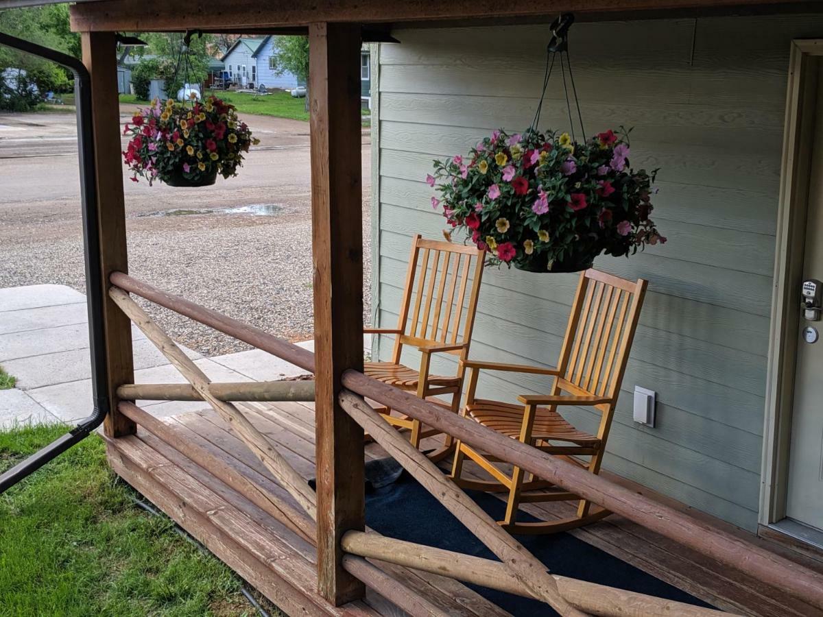 Sagebrush Inn & Suites Broadus Eksteriør bilde
